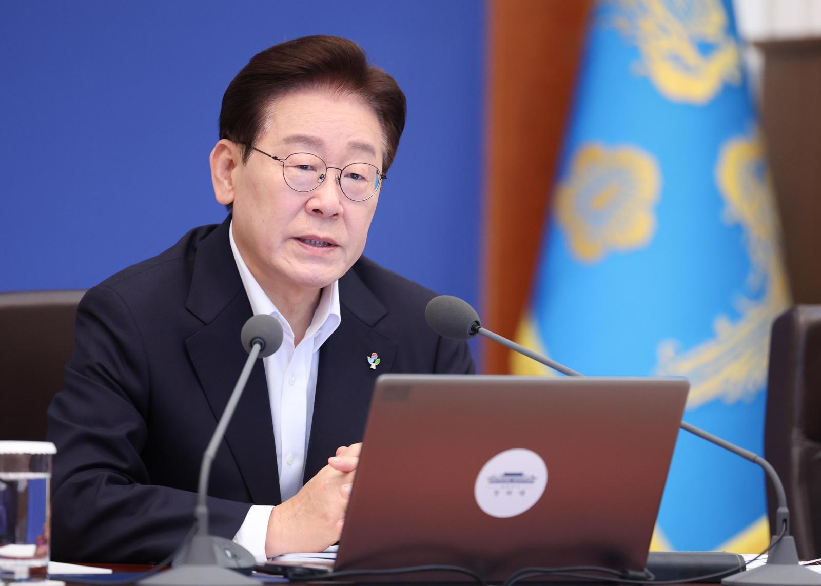 [속보]李 “잠자는 포인트 수십조, 지역화폐로 전환 방안 검토”