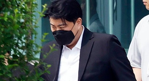 ‘음주 뺑소니’ 김호중 가석방으로 출소…5개월 일찍 나왔다