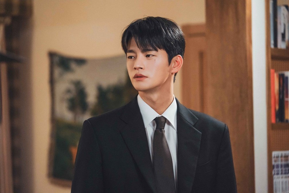 서인국, 박지현 집 찾았다…병간호→썸 기류 (내일도 출근)