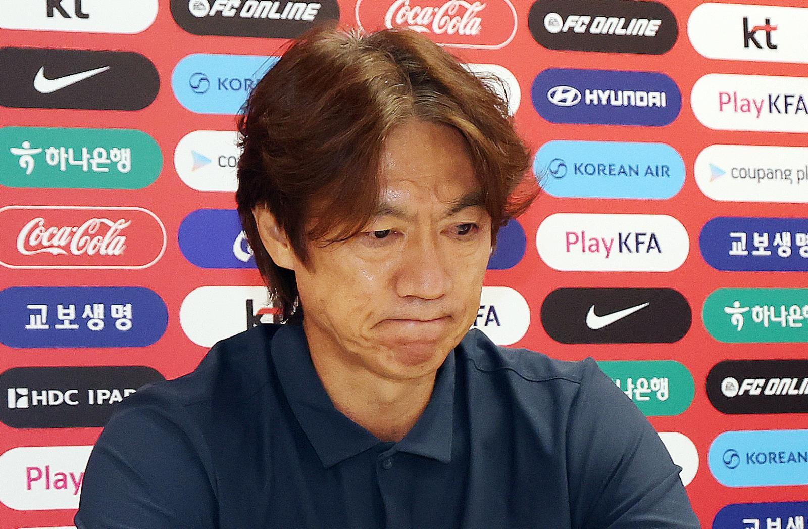 홍명보 감싸는 中매체 “韓, 눈에 띄는 사람에 책임 떠넘겨”