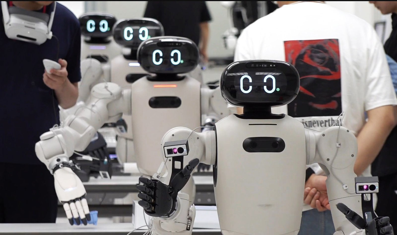 LG Electronics establishes CEO-led Robotics Business Center