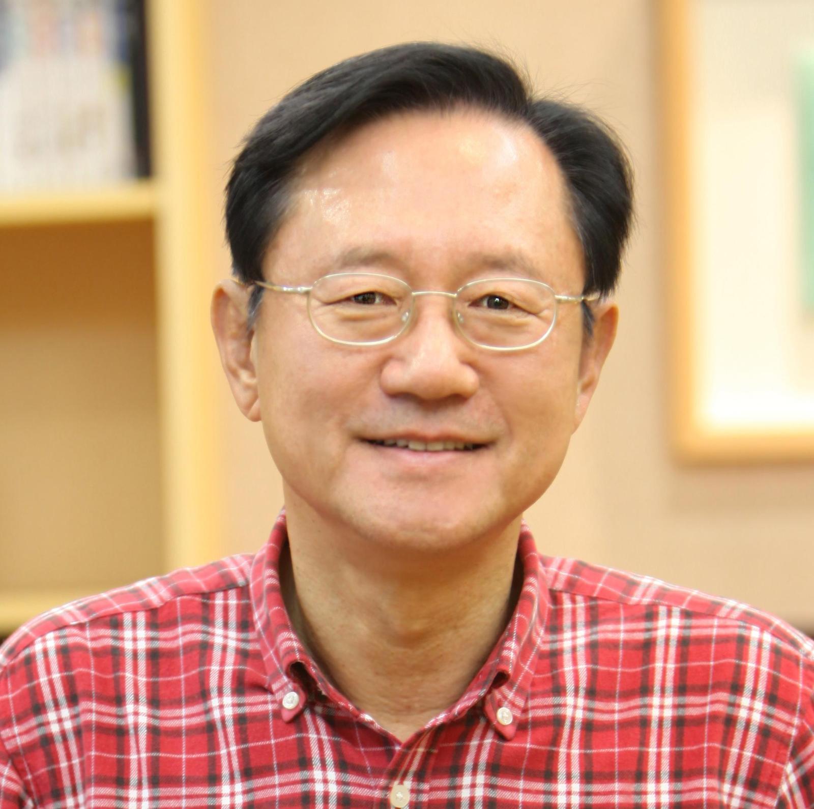 통일연구원장 권만학씨