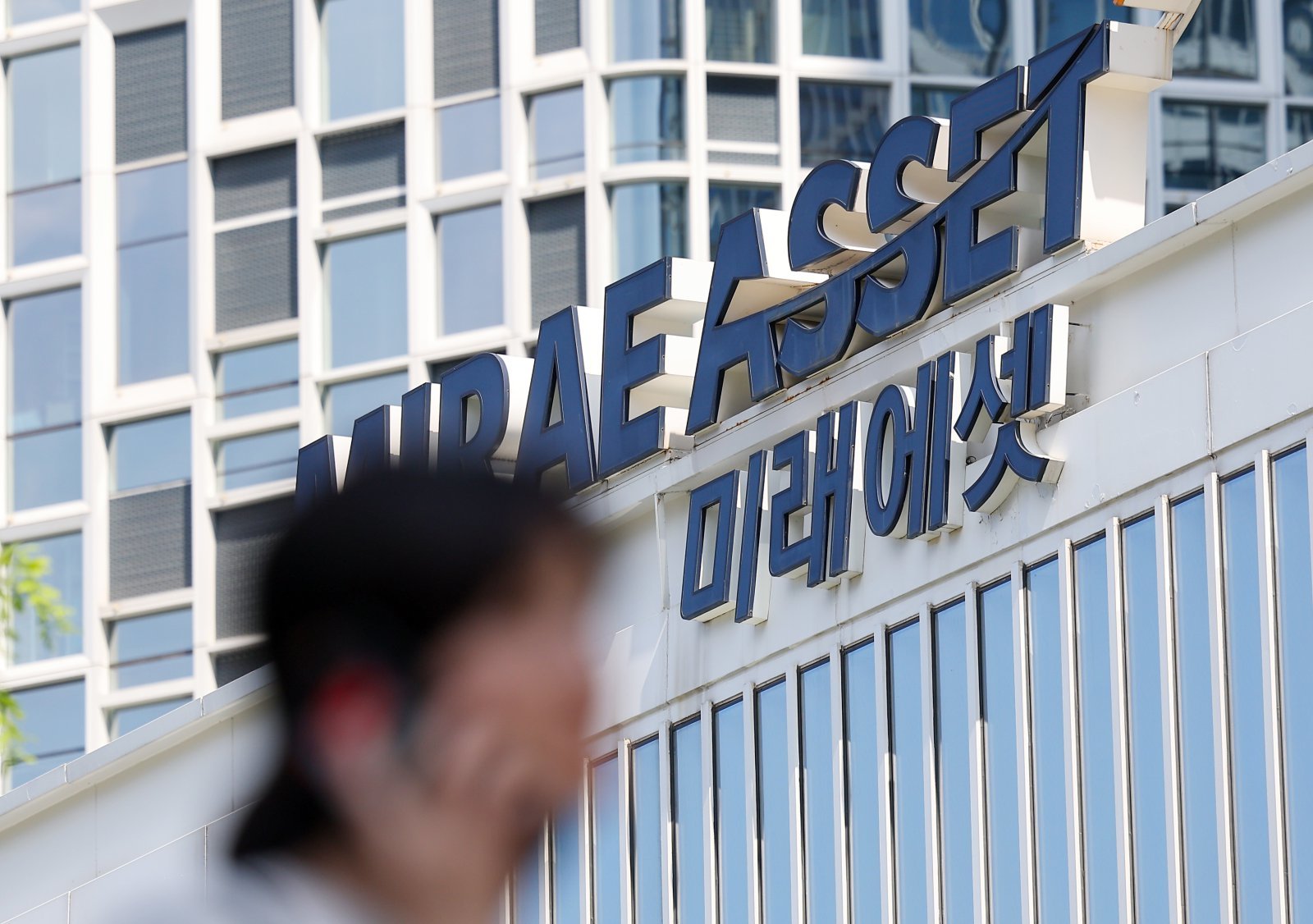 “1조7000억 주문했는데 0주”…스페이스X IPO 놓고 미래에셋·블룸버그 공방