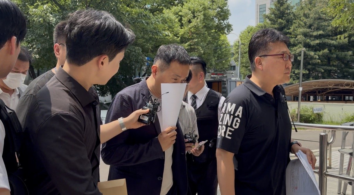 ‘주가조작 패가망신 1호’ 피의자 4명, 구속심사 출석…‘묵묵부답’