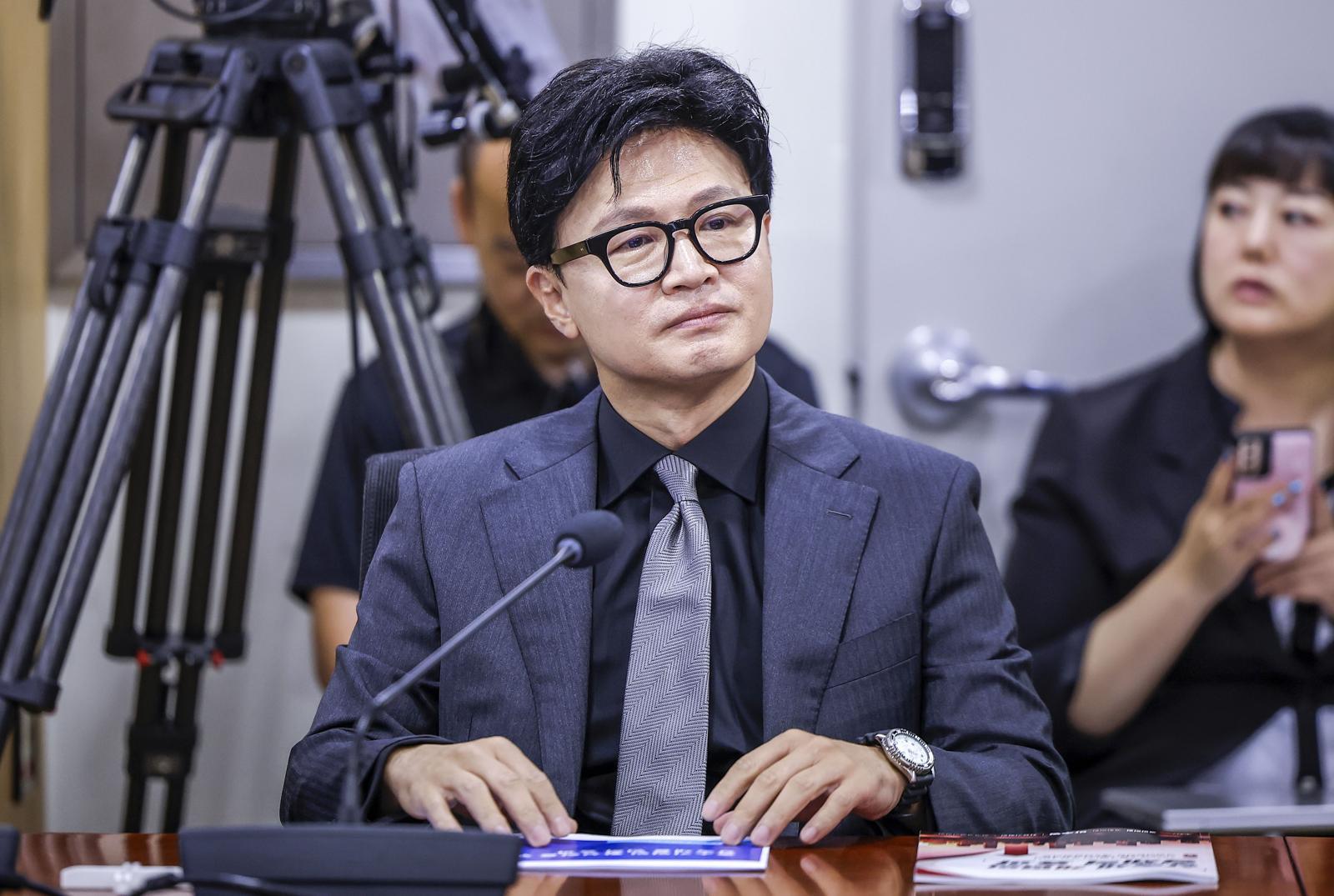 한동훈 무소속 의원이 1일 서울 여의도 국회 의원회관에서 열린 ‘상속세 개편의 경제적 효과’ 토론회에 참석해 있다. 뉴시스