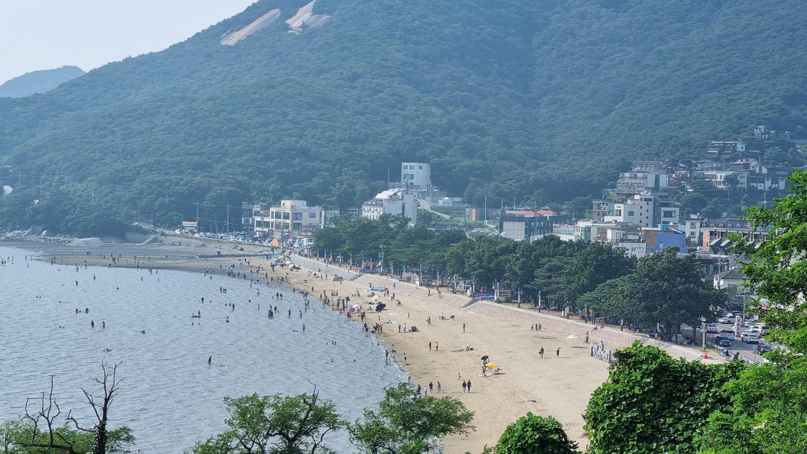 밀물 땐 해수욕, 썰물 땐 갯벌 체험