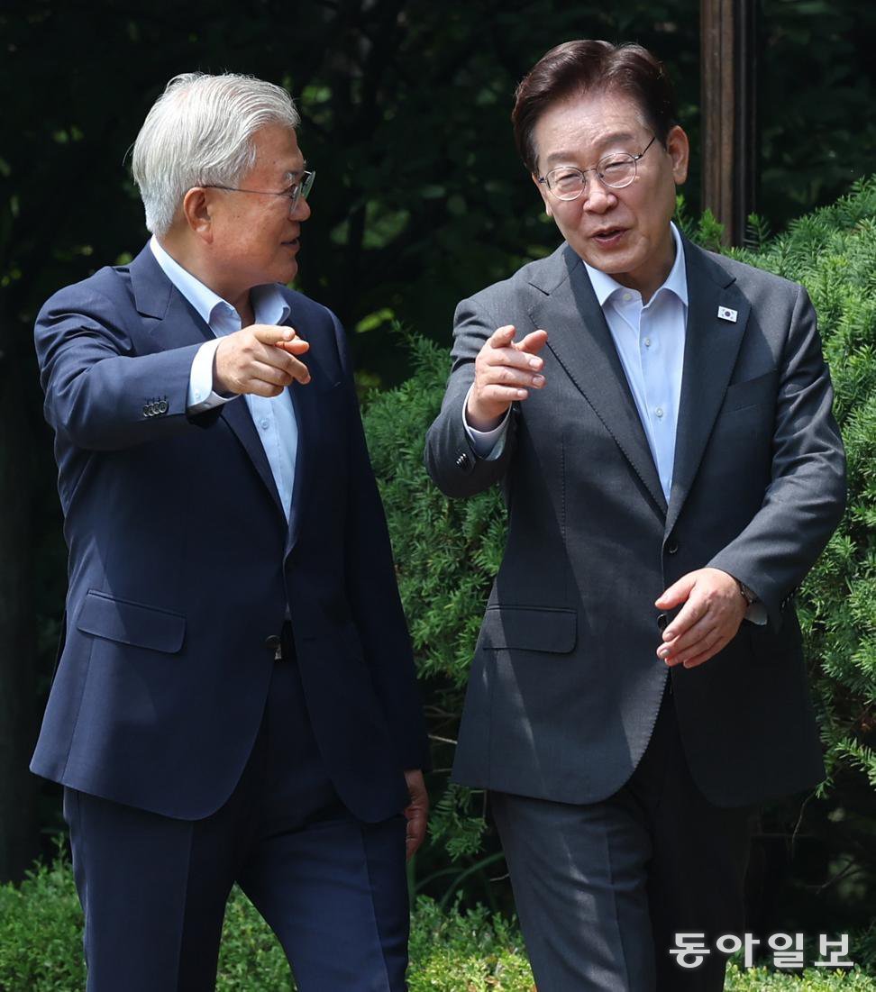 李 “끊임없이 외연 확장 노력” 文 “당내 단합이 출발점”