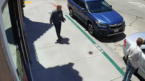사고 현장 인근 건물 CCTV 영상