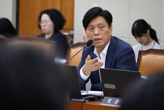 조세틀례제한법 개정안을 발의한 조승래 의원. 제공=의원실