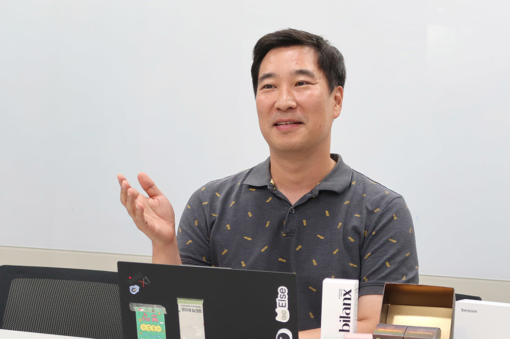 베름과 브랜딩 구축 과정을 설명하는 유승우 본부장 / 출처=IT동아