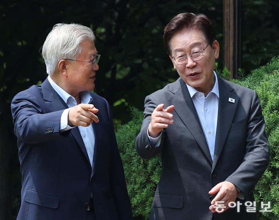 “文이 李에 내밀 ‘청구서 1번’은 정청래 아닌 조국”[법정모독 업앤다운]