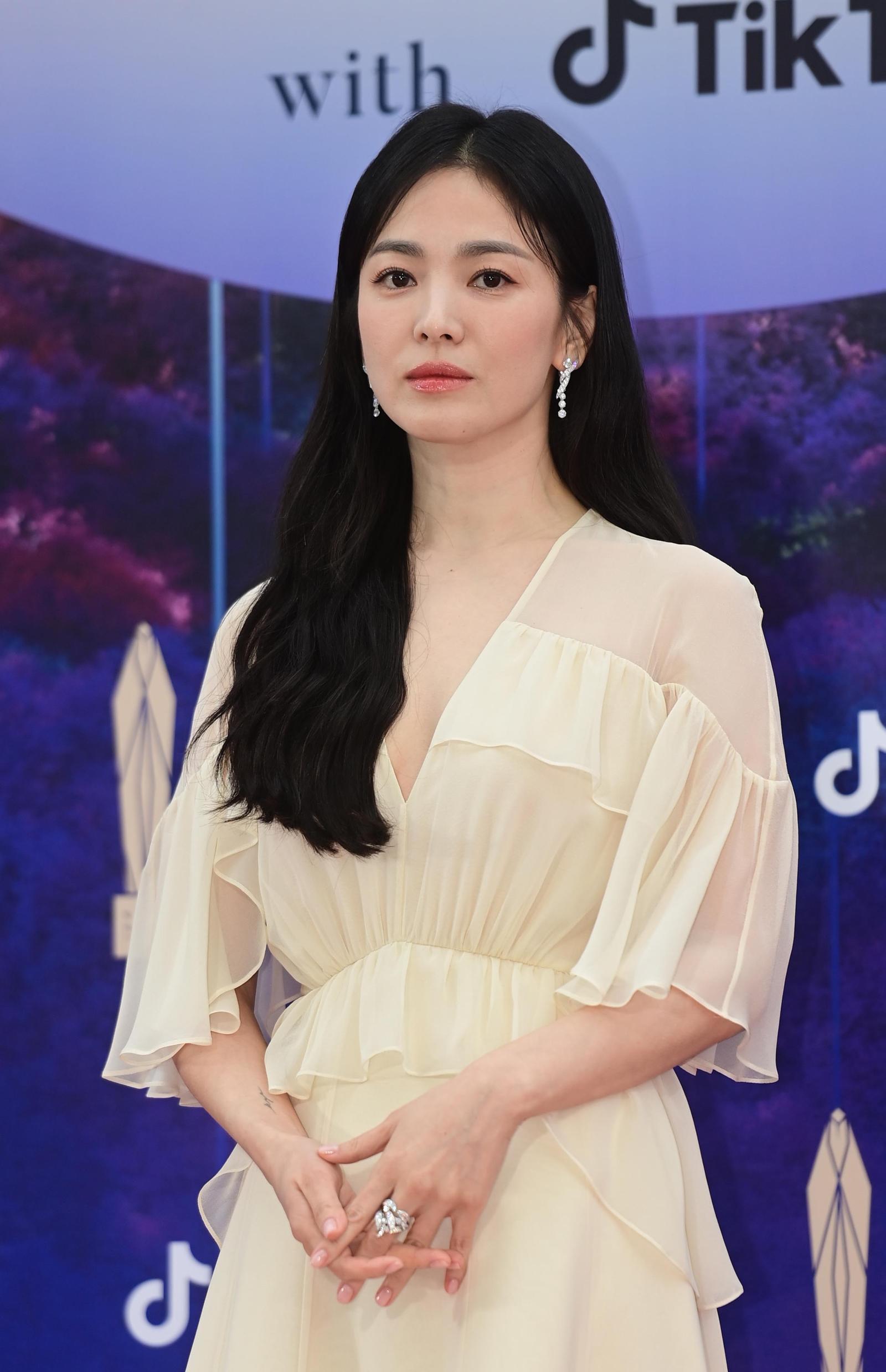 송혜교·서경덕, 워싱턴 독립운동 유적 안내서 1만 부 기증