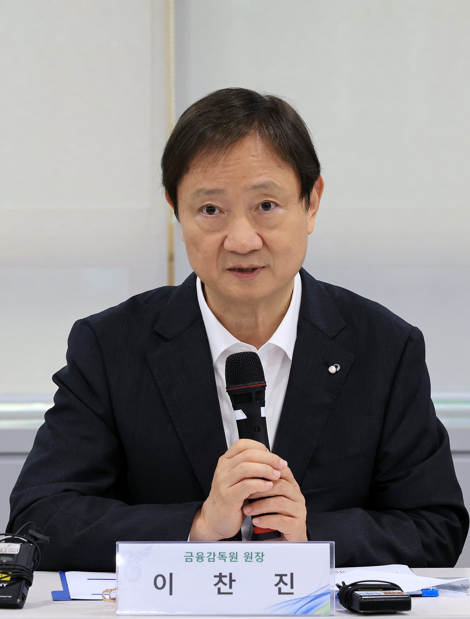 이찬진, 자산운용사 CEO들과 레버리지 ETF 논의