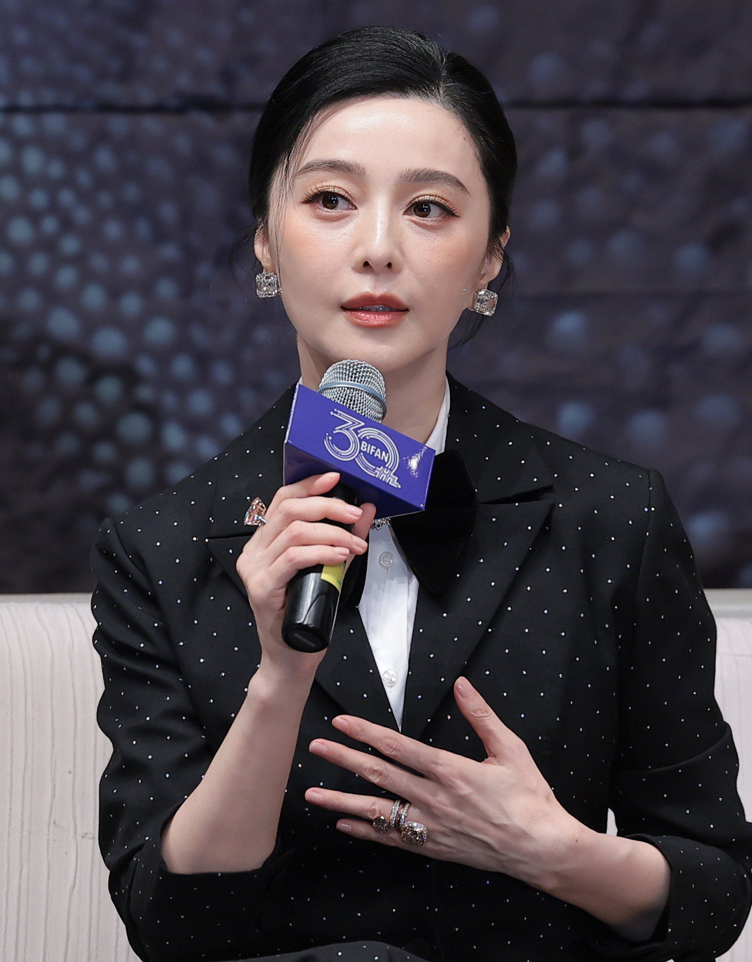 ‘마더 부미’ 판빙빙 “농부 역할·다섯개 언어, 어려웠지만 행운”