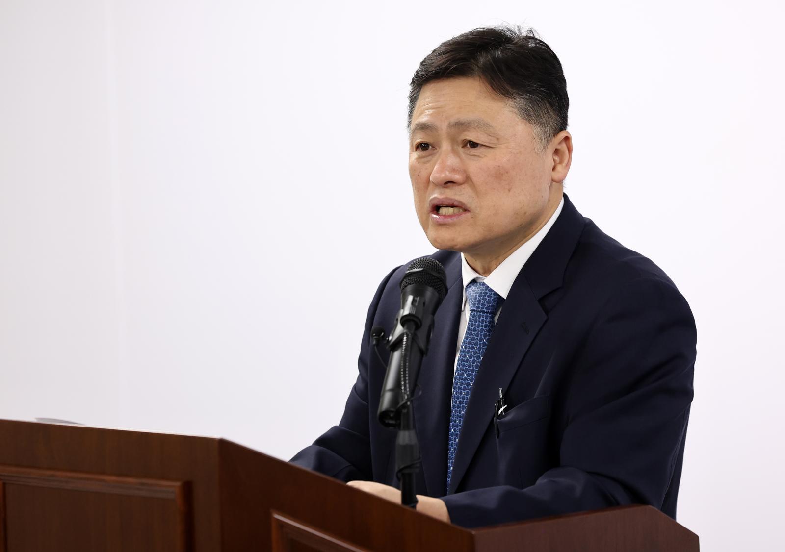 특검, 김명수 前합참의장 기소…“국회 병력 철수 건의 묵살”