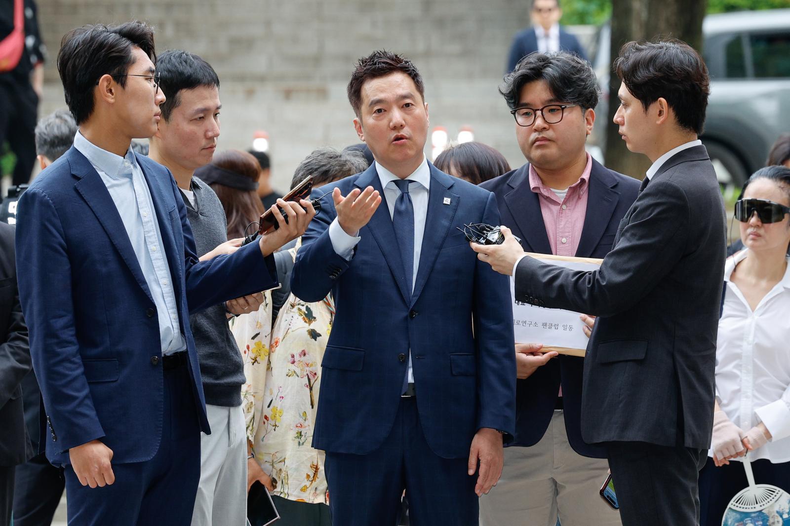 “N번방과 비교도 안 돼” 김수현 협박한 김세의…하체사진 공개·1800억 협박도