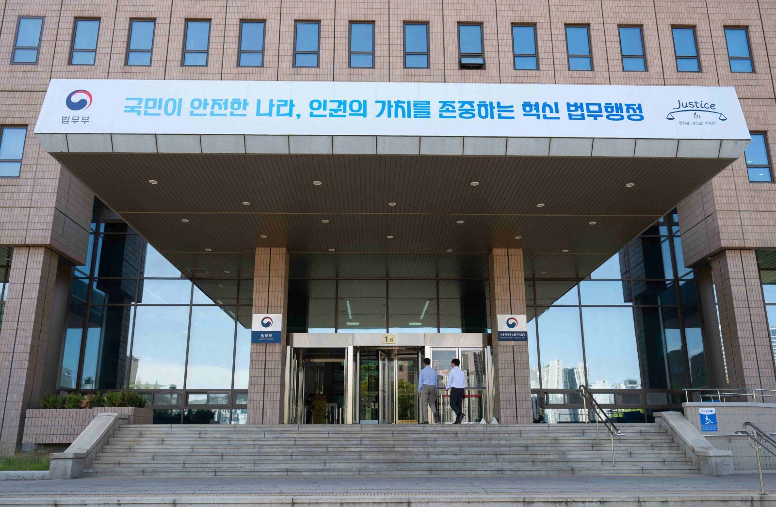타인 계정 도용해 불법 배달…외국인 라이더 734명 무더기 적발