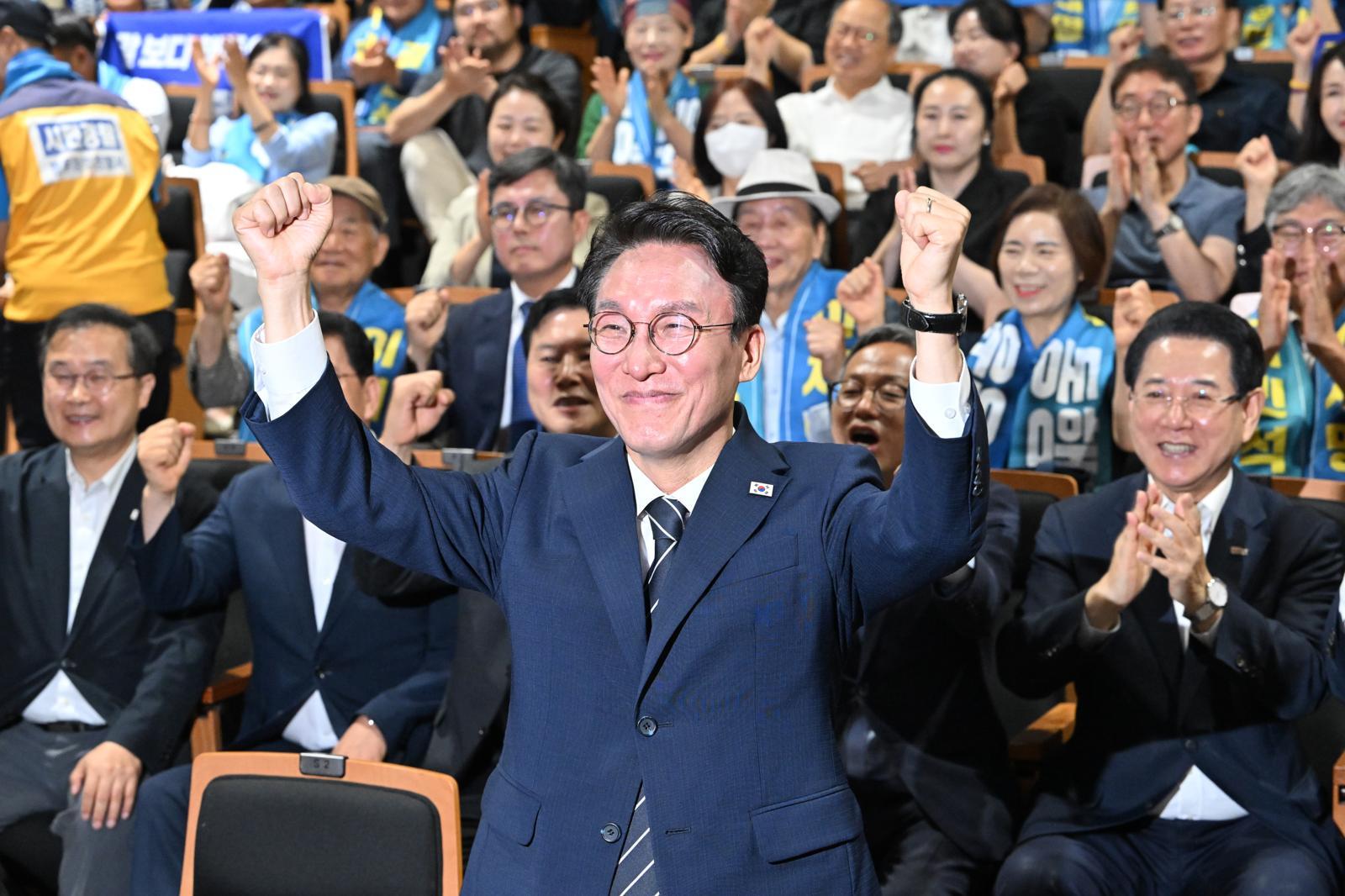 김민석 전 국무총리가 6일 오전 전남광주 동구 전일빌딩 245에서 더불어민주당 당대표 선거 출마 선언을 하고 있다. 2026.07.06 [전남광주=뉴시스]