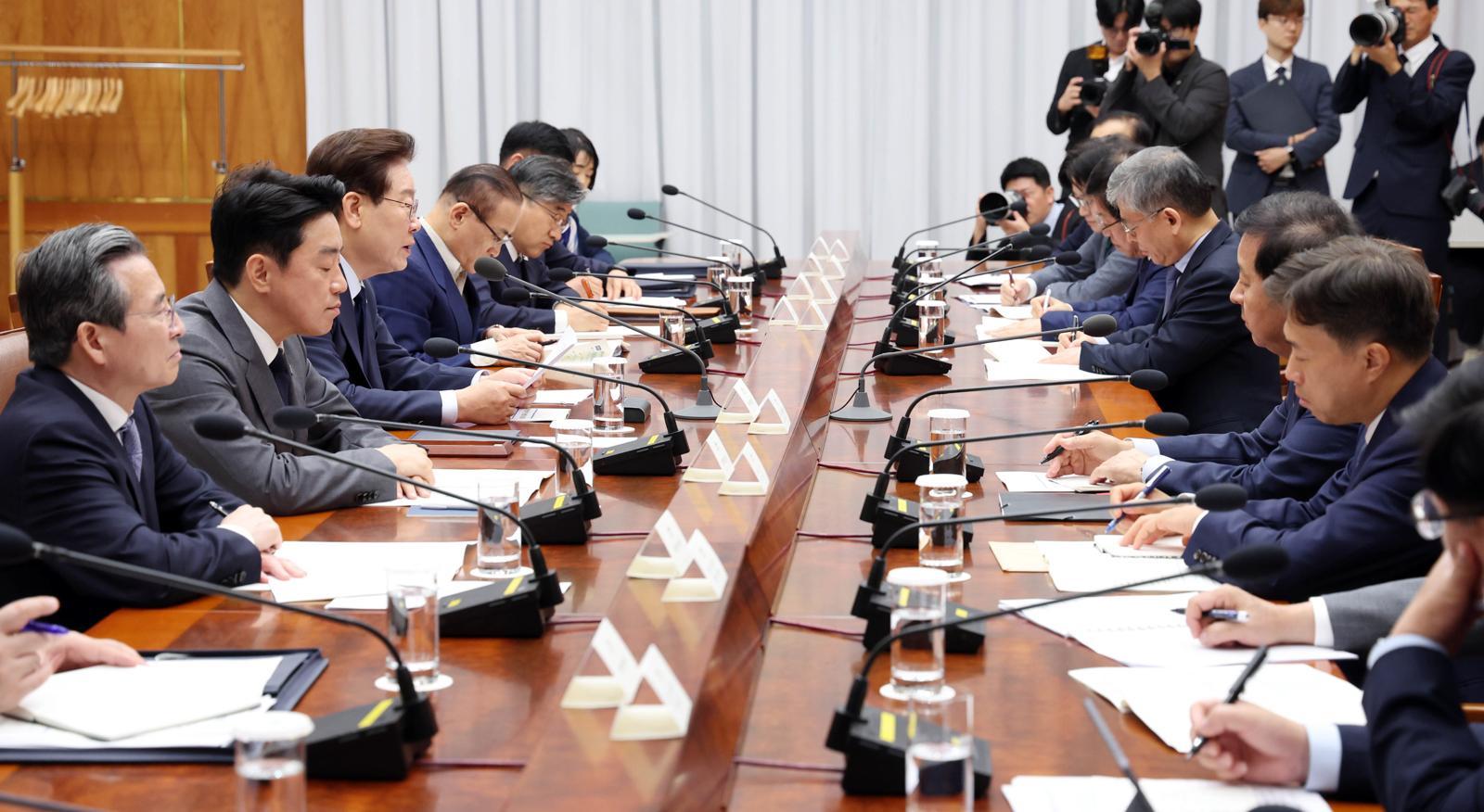 이재명 대통령이 6일 청와대에서 열린 메가프로젝트 민관합동 점검회의에서 발언하고 있다. 2026.7.6 뉴스1