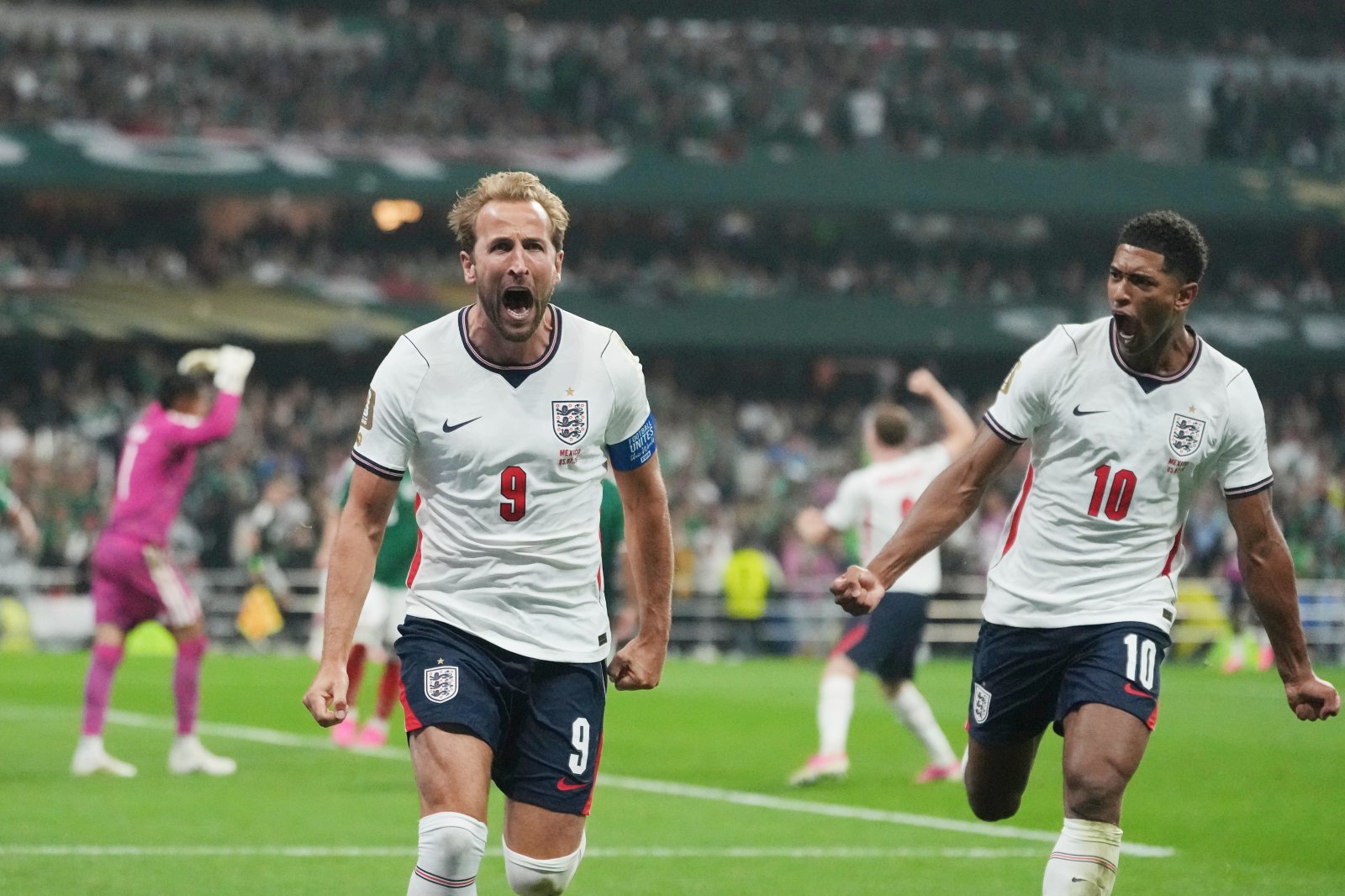 10명 뛴 잉글랜드, 개최국 멕시코 3-2 꺾고 8강 진출