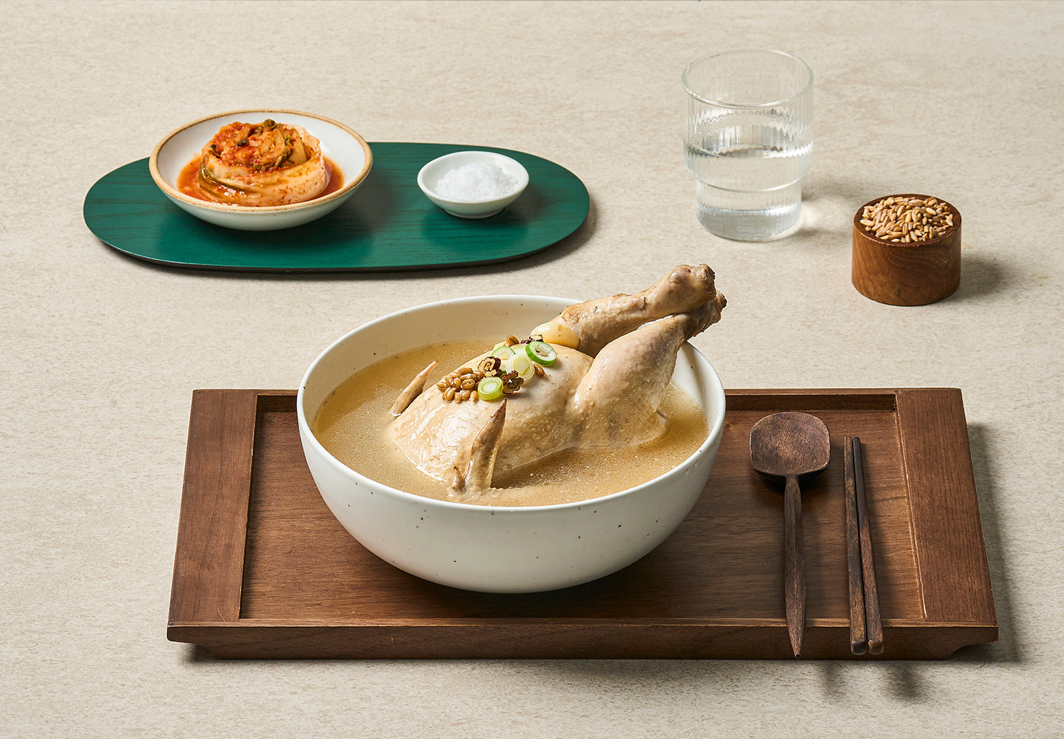 삼계탕 한 그릇 2만원 시대…초복 앞두고 간편 보양식 쏟아진다