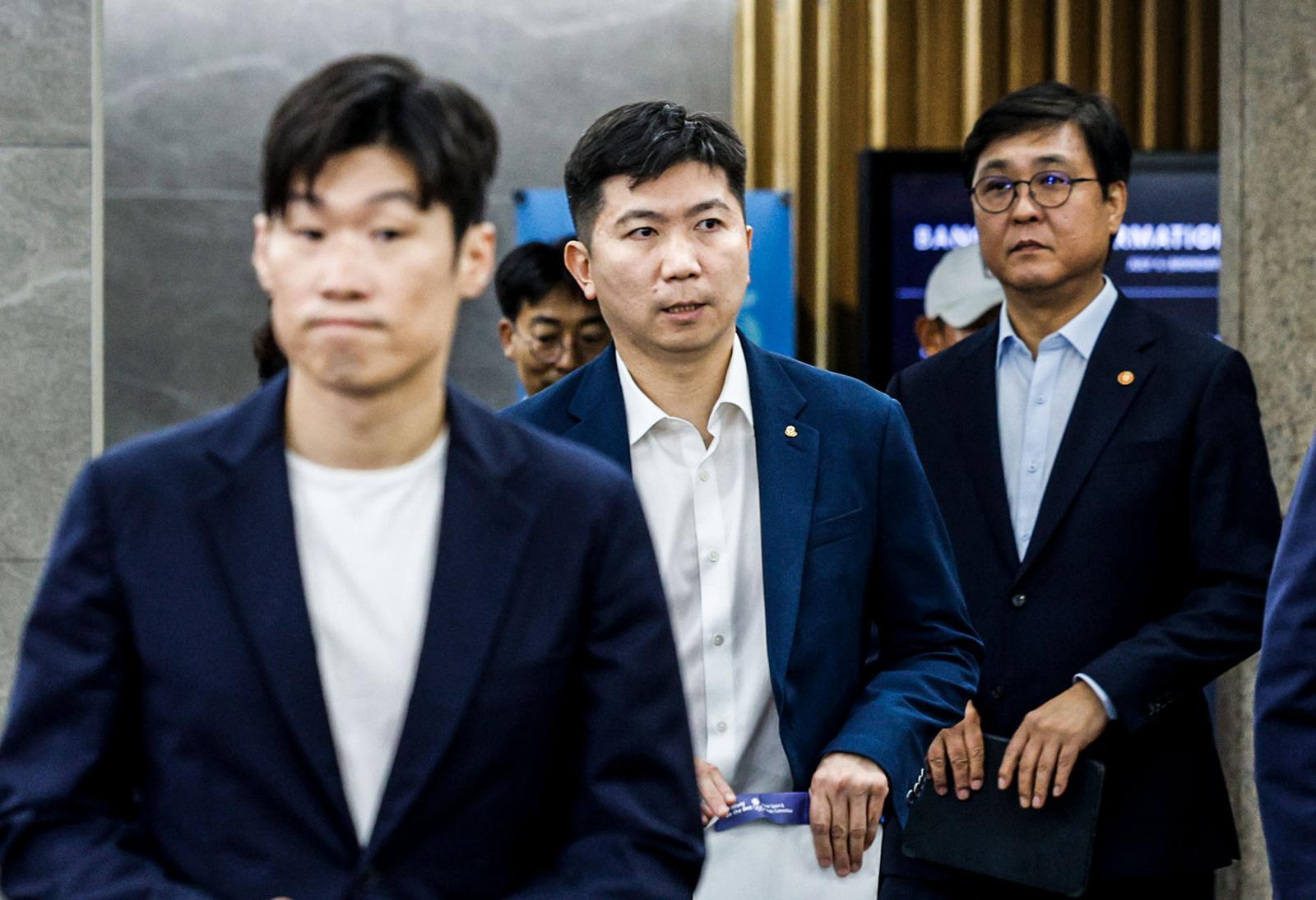 박지성 “축구인으로 죄송…새 축구협회, 모든 스포츠의 선두 주자 되길”