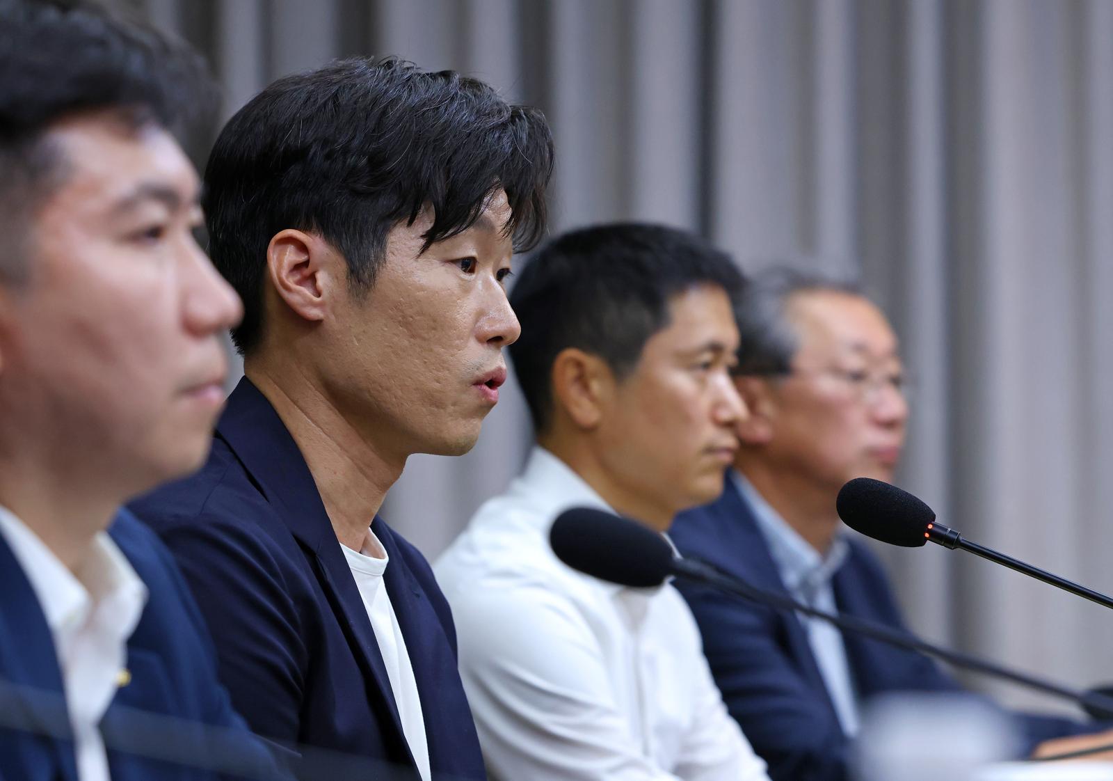 정몽규 축구협회장 13년만에 물러난 날… ‘K-축구 혁신위’ 출범 “선거제도 손봐야”