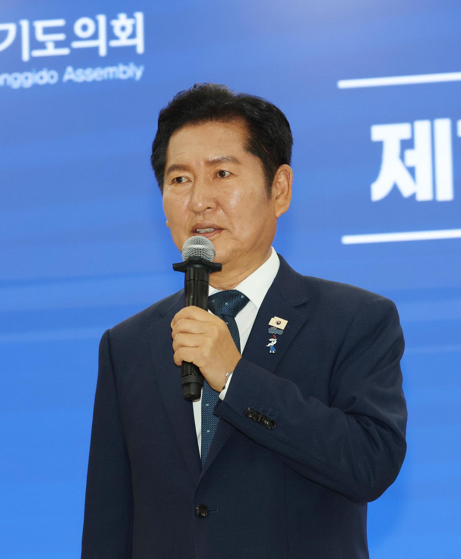 정청래, 김민석 향해 “총리가 TPO에 맞지 않게 ‘당대표 로망’ 발언한 게 자기정치”