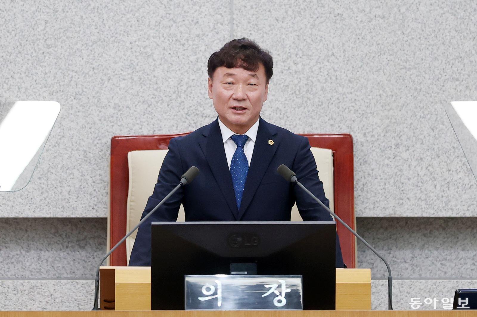 남종섭, 제12대 경기도의회 의장 선출…민주당 의장단 ‘싹쓸이’