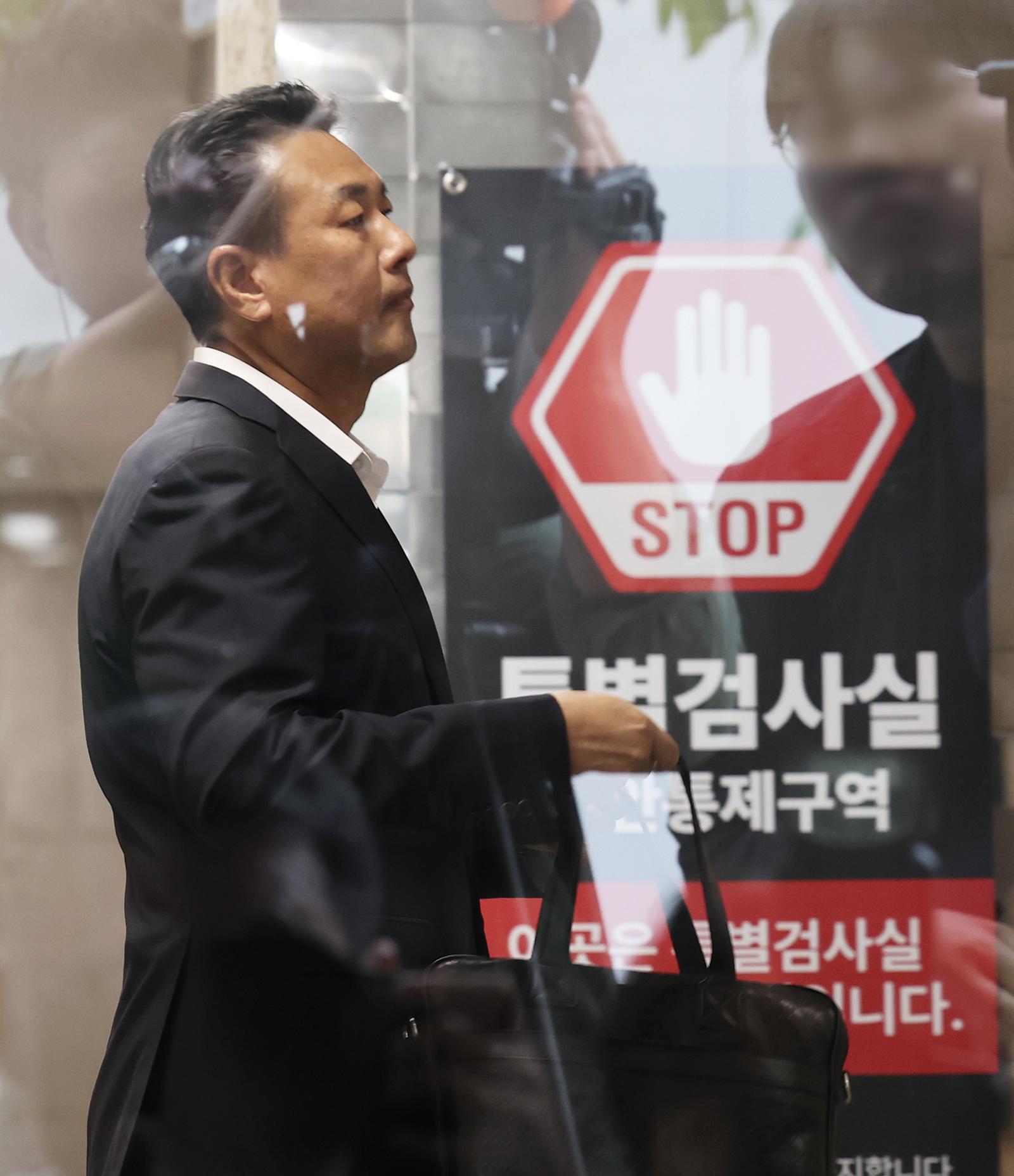 김태효 전 국가안보실 1차장이 5월 15일 오전 내란중요임무종사 혐의로 피의자 조사를 받기 위해 경기 과천 2차 종합특검 사무실로 출석하고 있다. 과천=뉴스1
