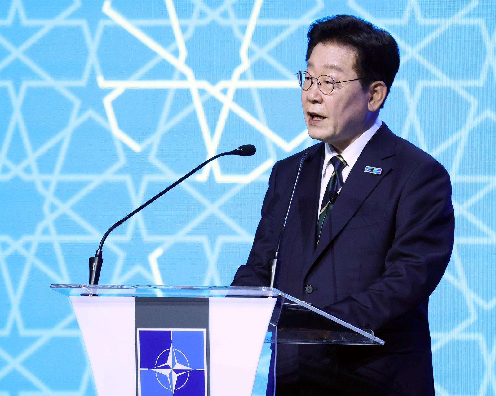 이재명 대통령이 7일(현지 시간) 튀르키예 앙카라 컨벤션센터에서 열린 북대서양조약기구(NATO·나토) 방산포럼 제4세션에서 기조연설을 하고 있다. 앙카라=뉴시스