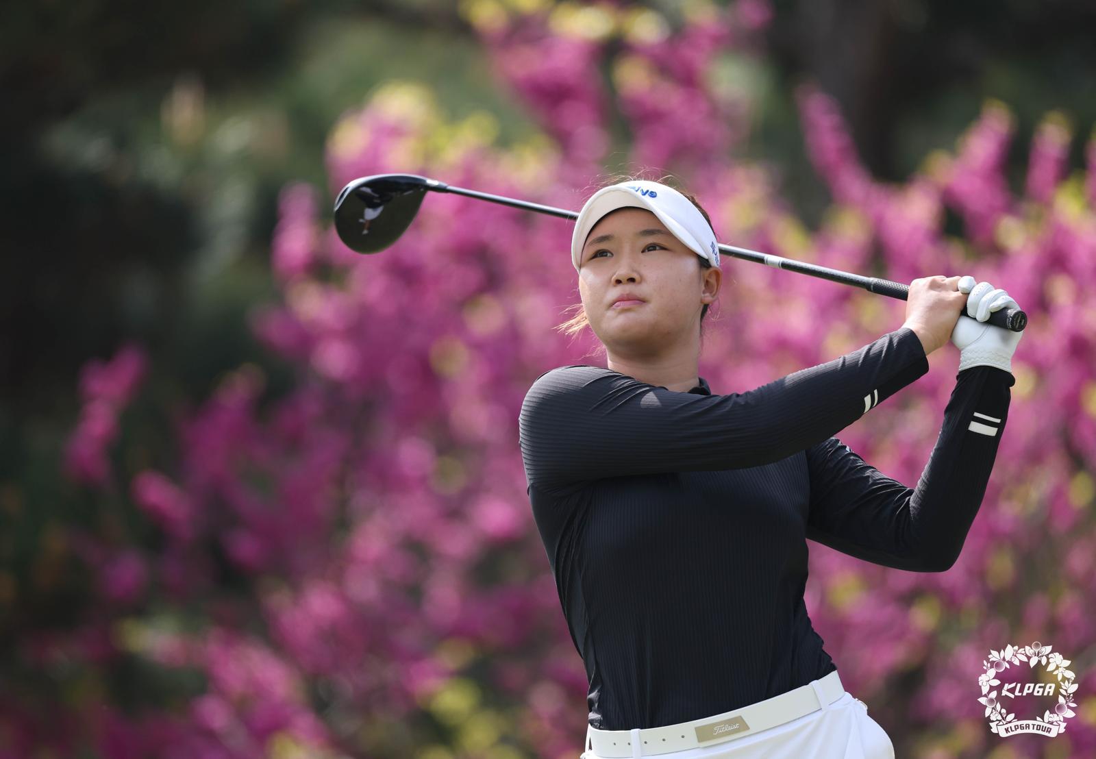 신인 최초 4승 넘어 전관왕까지…‘슈퍼 루키’ 김민솔, KLPGA 새 역사 정조준
