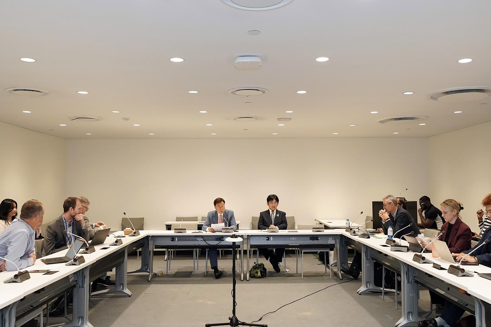 신상진 경기 성남시장이 7일(현지시간) 미국 뉴욕 유엔(UN) 본부에서 열린 ‘2026 유엔 고위급 정치포럼(HLPF)’에 참석해  성남의 지속가능 교통 정책과 인공지능(AI) 기반 미래 모빌리티 비전을 발표하고 있다. 성남시 제공
