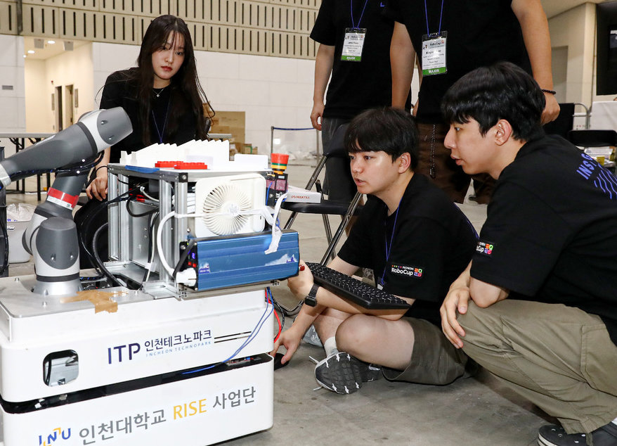 인천대, 첫 출전한 세계 ‘AI 로봇 대회’에서 우승 차지