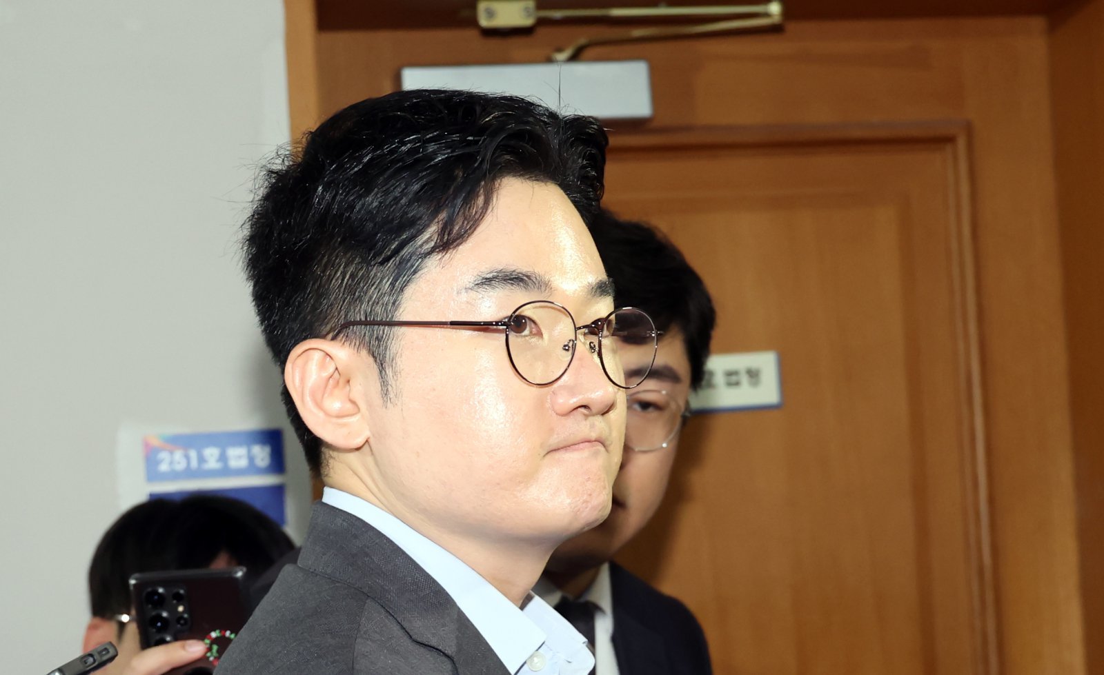 ‘피습 자작극 혐의’ 정이한…“선거 위해 범행 꾸며” 시인