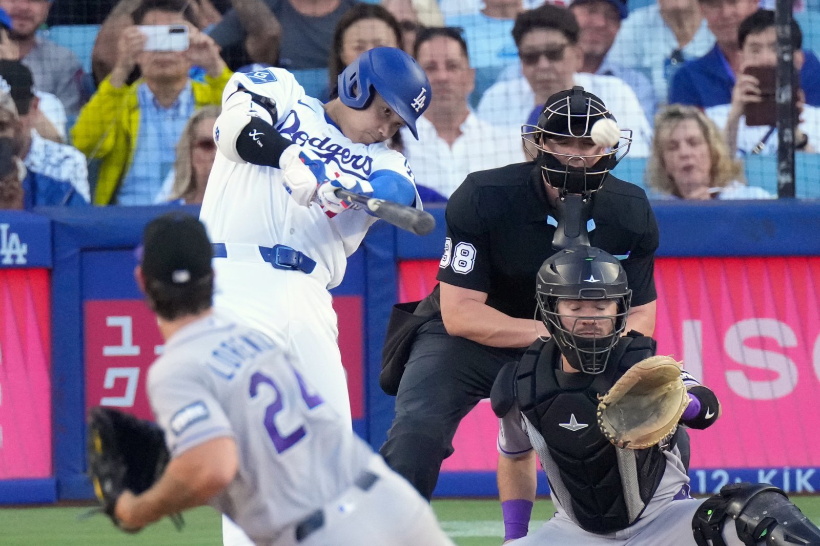‘투타 겸업’ 오타니, 300홈런 대기록…MLB 닷컴 “518홈런도 가능”