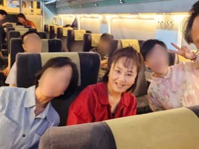 이경실, KTX 소음 지적에 사과 “친구들과 여행에 잠시 이성 잃어”
