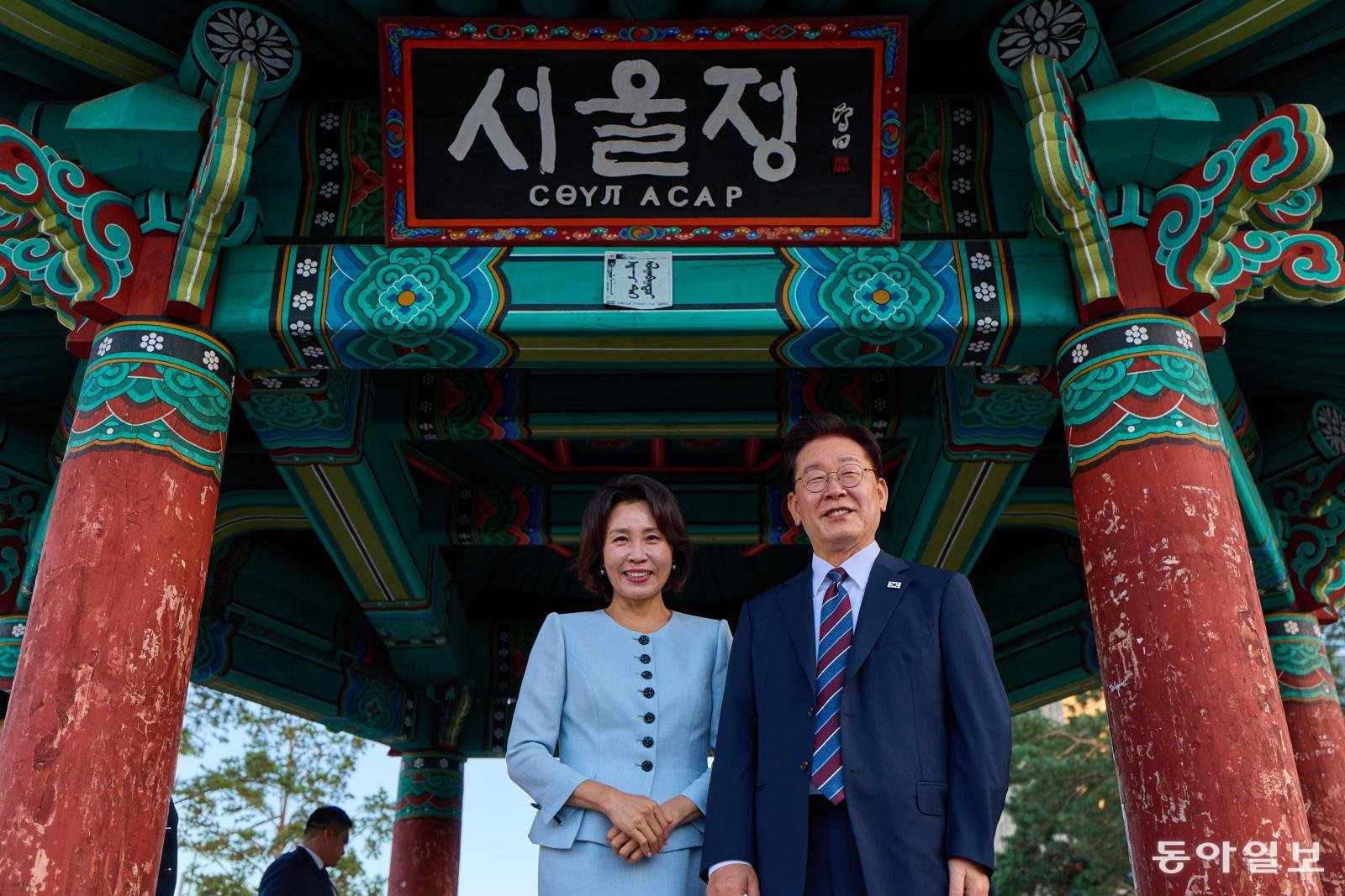 몽골 ‘서울의 거리’ 깜짝 방문한 李대통령[청계천 옆 사진관]