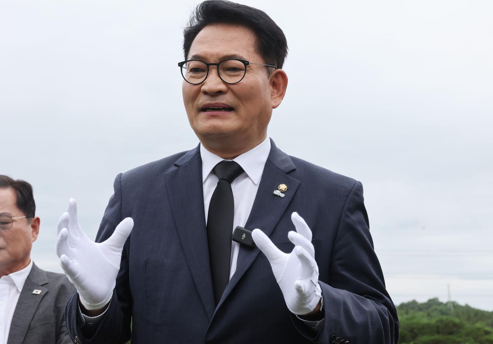 송영길 “정청래, 연임 도전에 지선 뒷전…홍명보로 총선 못 치러”