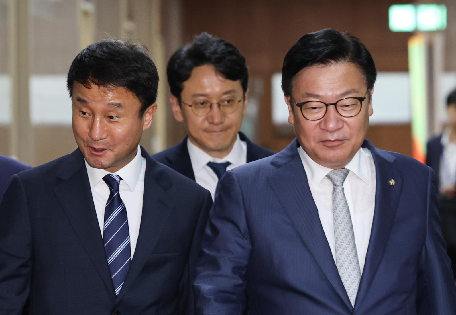 Democratic Party Urges Rival Party to Cooperate on Election Commission Reform