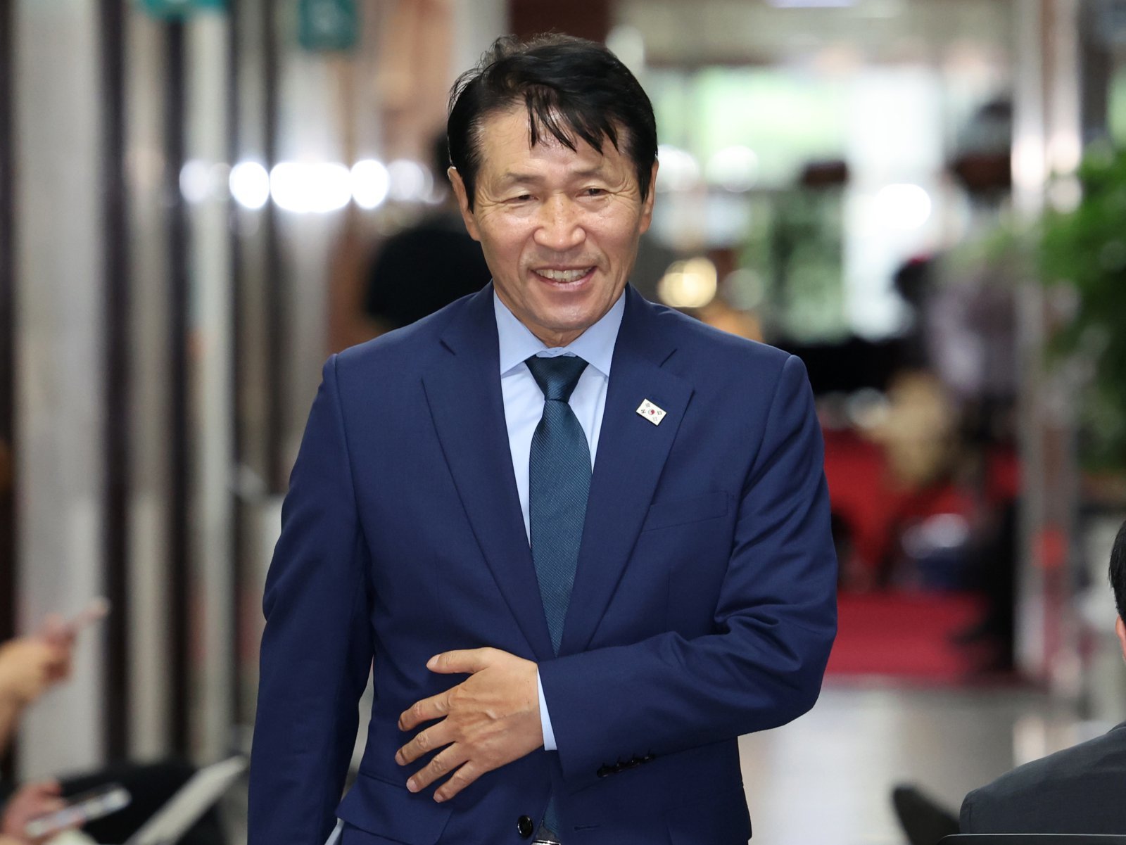 Youth supreme councilor system cannot be delayed: Lee Hak-young