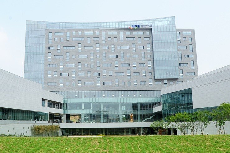 ‘60조 매물폭탄’ 없었다…국민연금, 하루 250억 ‘살얼음 매도’