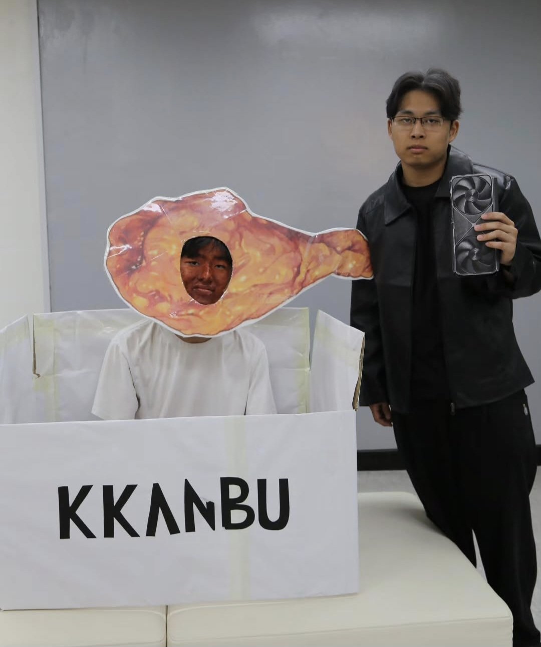 젠슨황·홍명보부터 참교육·김부장까지…의정부고 졸업사진