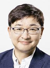 호크니 ‘예술가의 초상’ 46년 만에 5017배… 가격 키운 6차례 손바뀜[양정무의 미술과 경제]