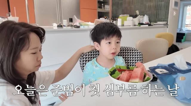 홍현희, 아들 준범 심부름에 눈물…“육아의 끝은 독립”