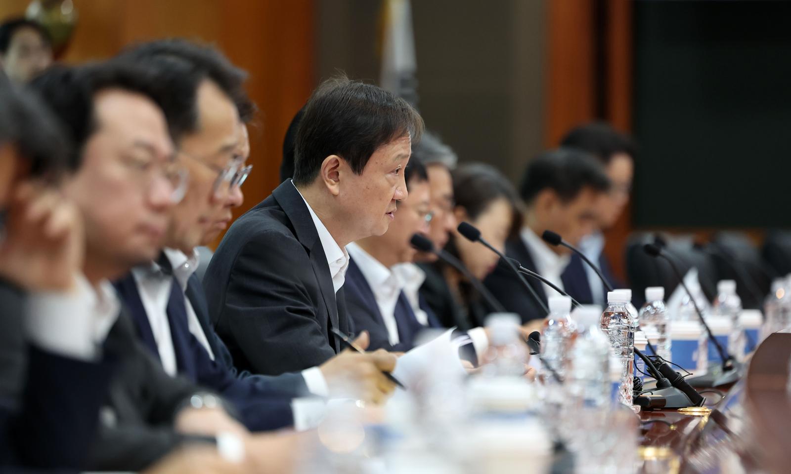 이찬진 “운용사 ETF 과장광고 엄중…자정 노력해야”