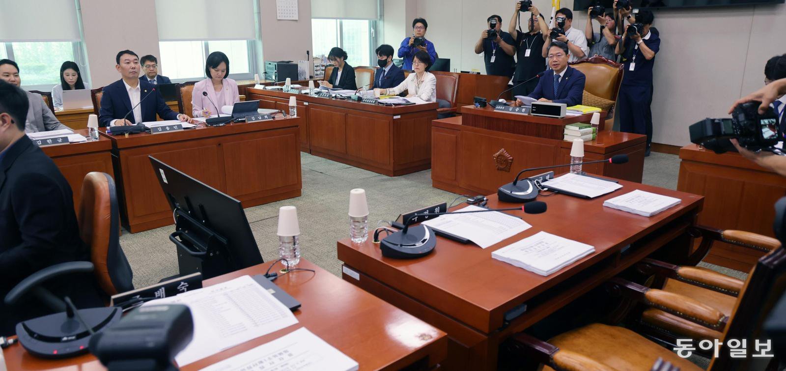 [단독]巨與의 독주… ‘숙의없는 입법’ 법사위 45건-과방위 39건 순