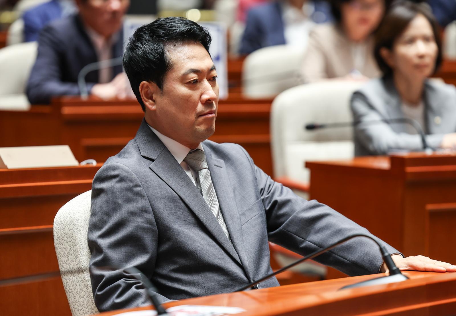 사퇴론 선긋는 장동혁 “국힘 어떻게 바꿀지 곧 발표”