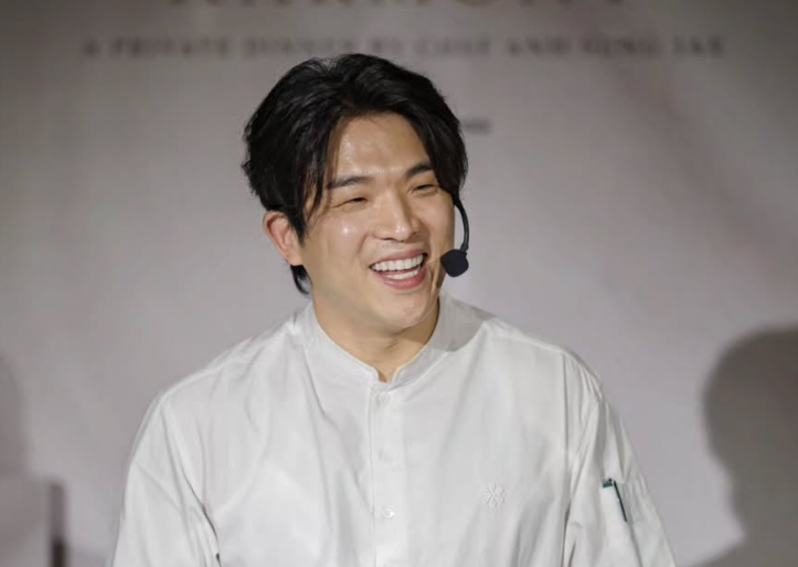 “살이 왜 이렇게 빠졌나”…안성재, ‘와인 바꿔치기’ 논란 두 달만 근황