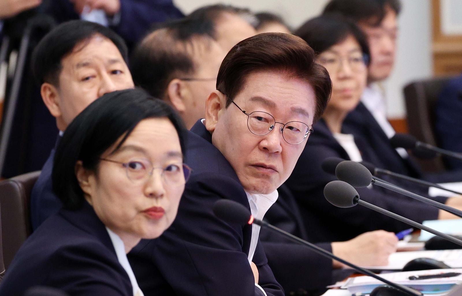 李 대통령 “각 부·처·청이 책임 의식 가지라”